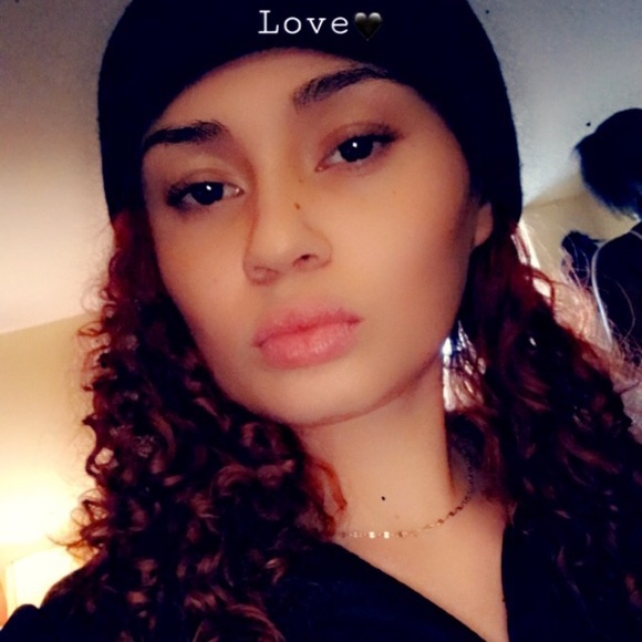 Meet your Posher, Madison - Picture 6 of 12